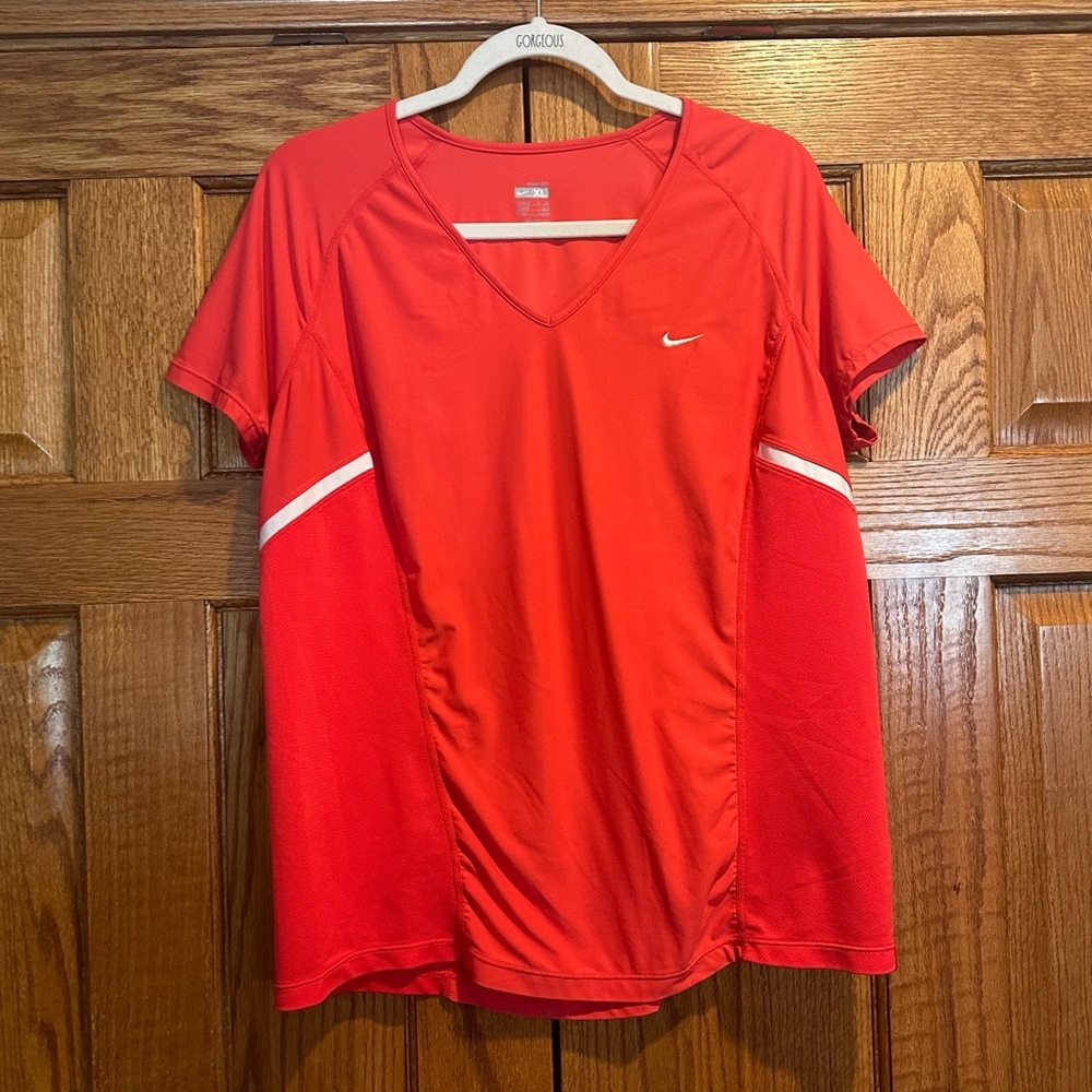 Nike Dri Fit Activewear Top Size XL Women's
